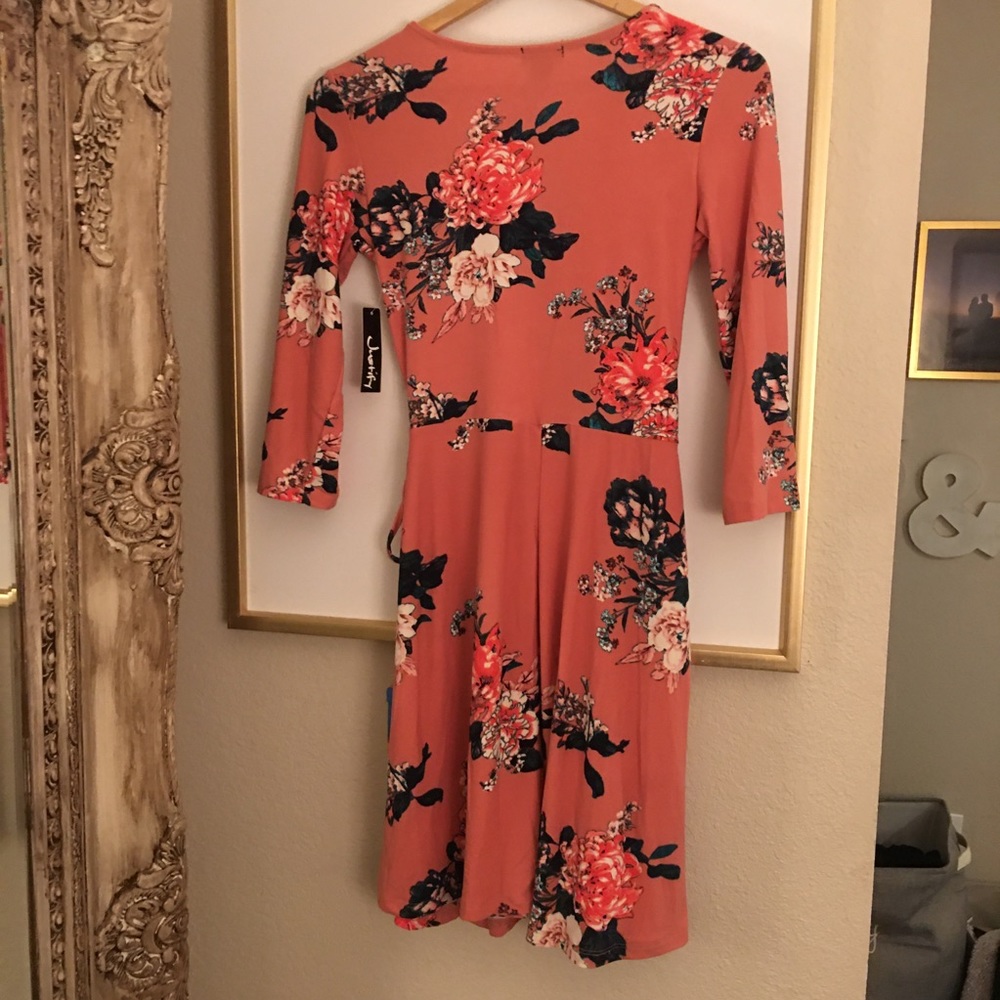 Wrap dress - Picture 2 of 8